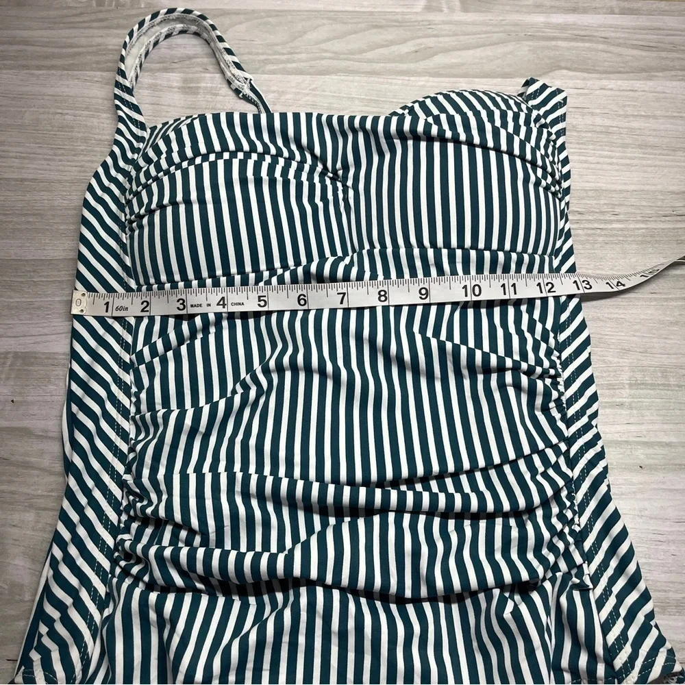 Nip Tuck Swim Stripped Multi Fit Cup One Piece Swimsuit Women’s Size 10